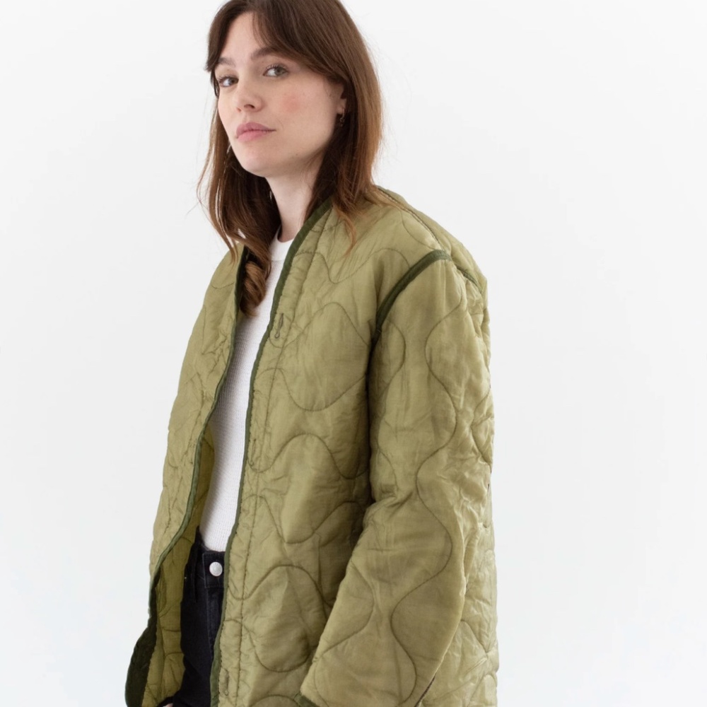 Vintage Olive Green Liner Jacket Unisex Wavy Quilted Nylon Coat (Small-Medium) - Picture 4 of 4